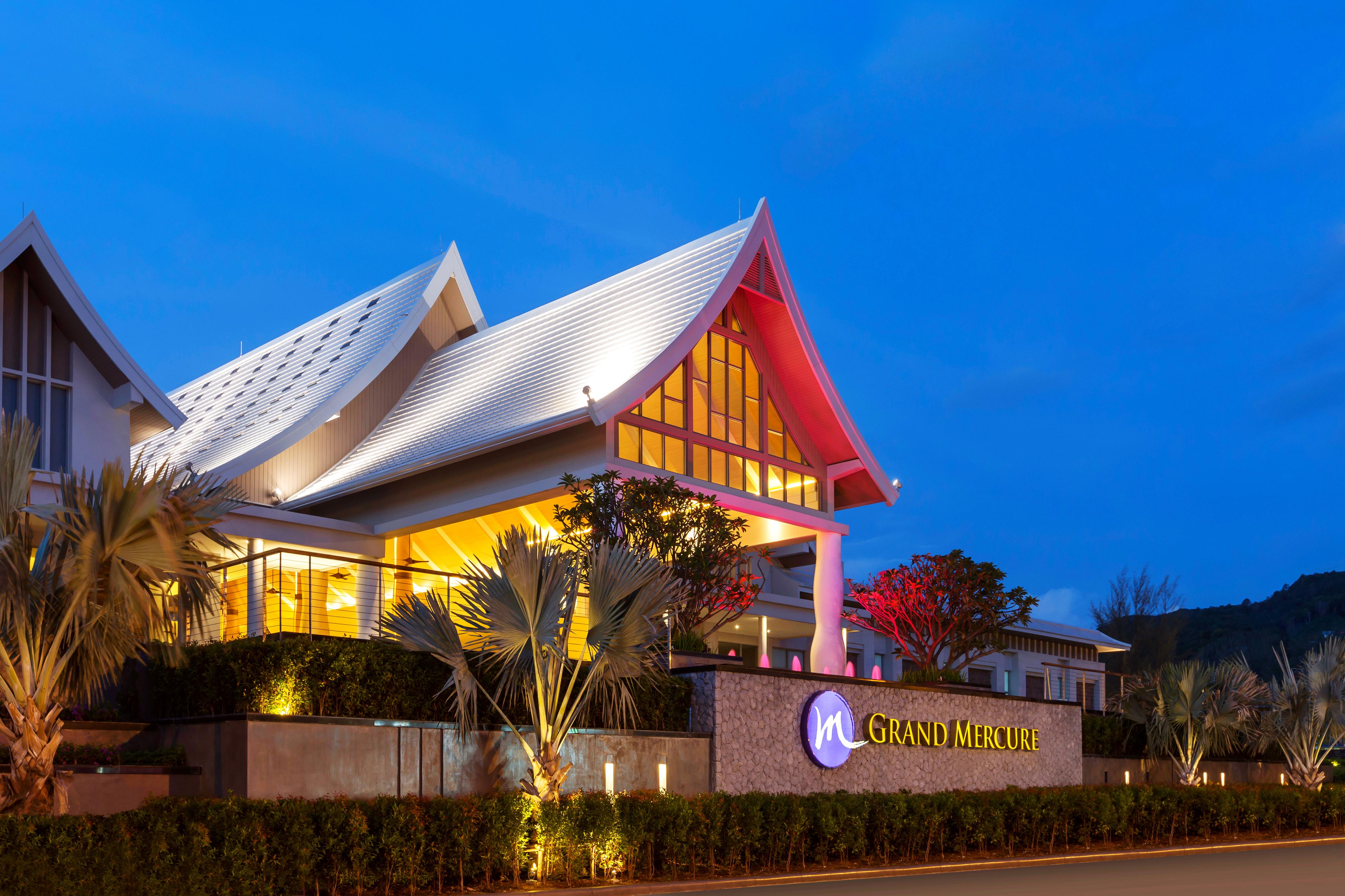 Grand Mercure Phuket Patong Екстер'єр фото Grand Mercure Phuket Resort