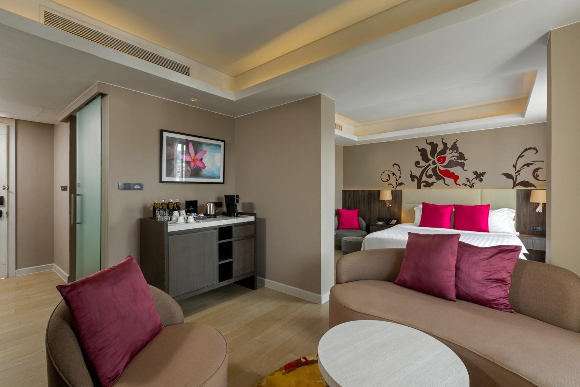 Grand Mercure Phuket Patong Екстер'єр фото A suite at the hotel