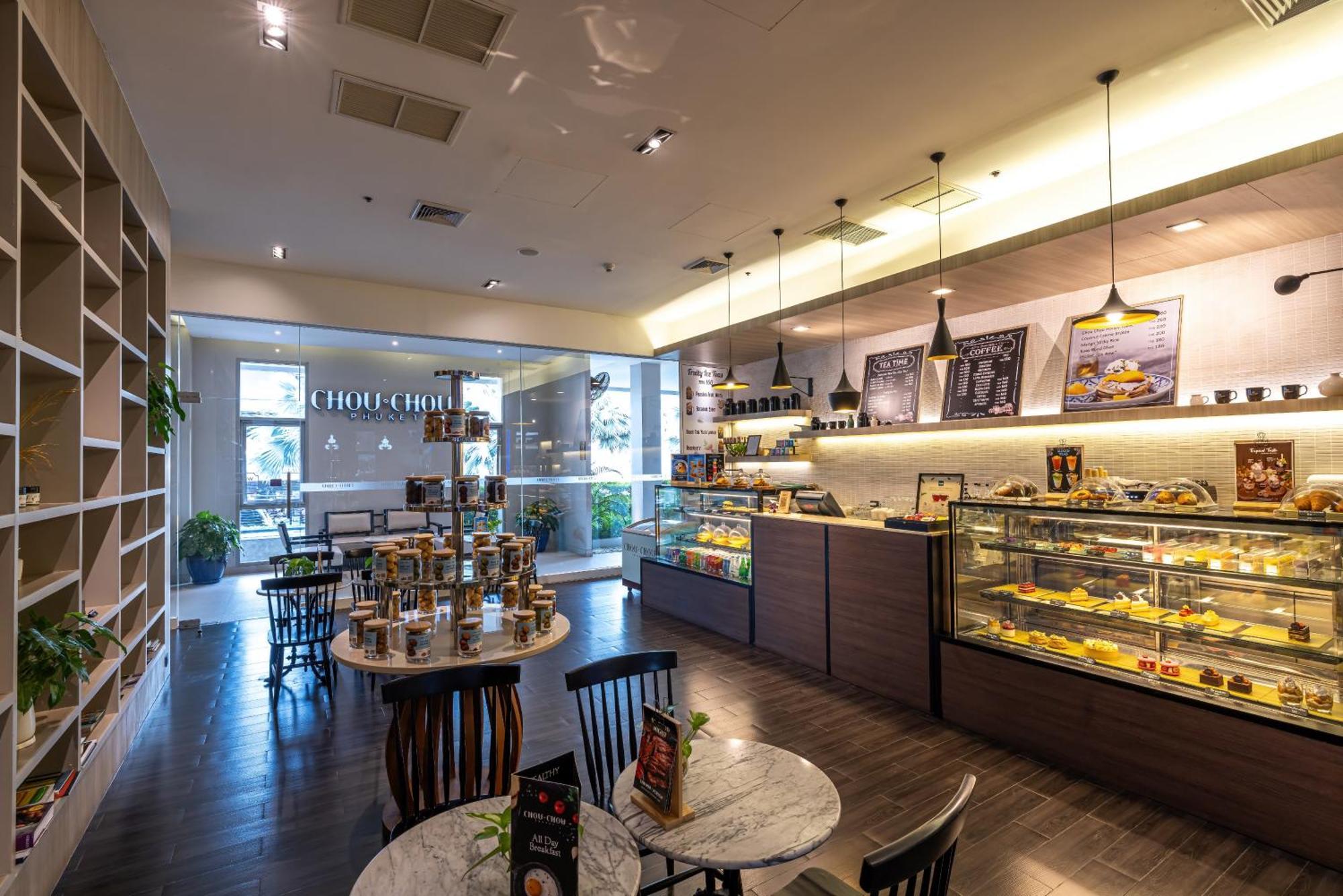 Grand Mercure Phuket Patong Екстер'єр фото The interior of a typical café